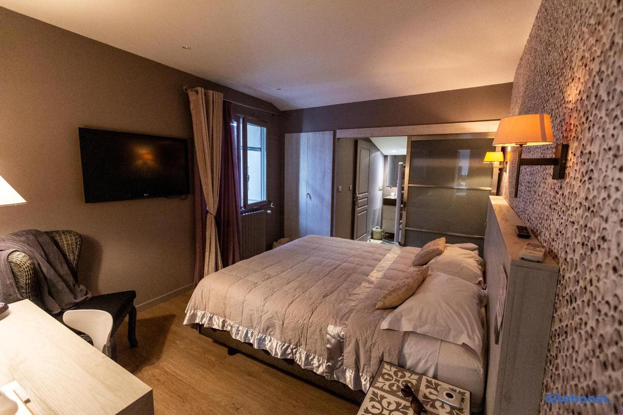 Hotel Le Val Des Sens Chatte Exterior foto